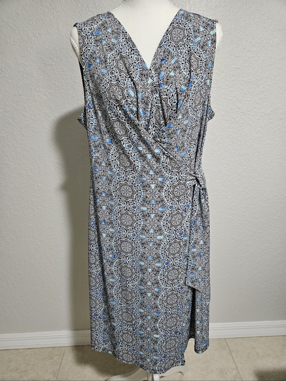 Dana Buchman Black and Light Blue Patterned Midi Dress